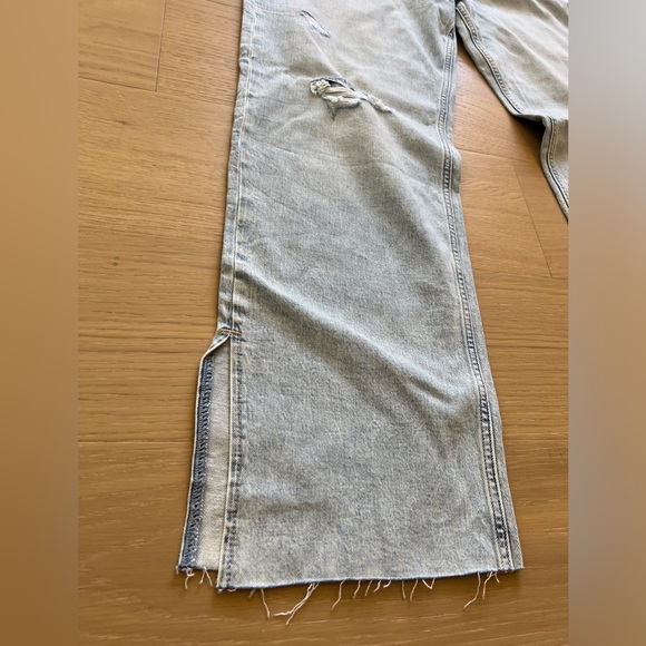 New with tags!90s loose mid-rise light wash jeans with stylish slits at ankles. - Picture 4 of 5